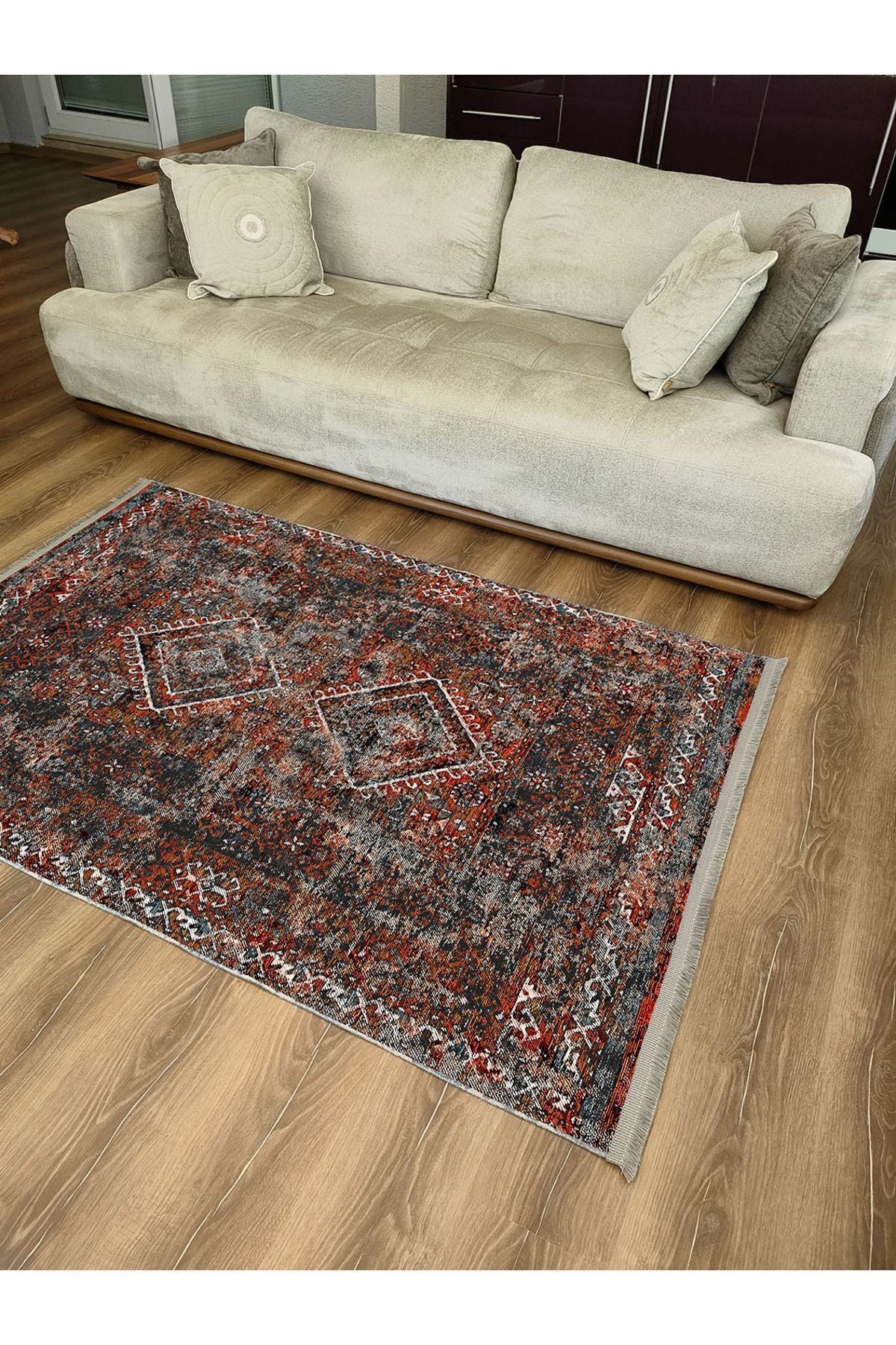 Mars 2157 Bordo Tonlarında Klasik Eskitme Desen Saçaklı Dekoratif Halı