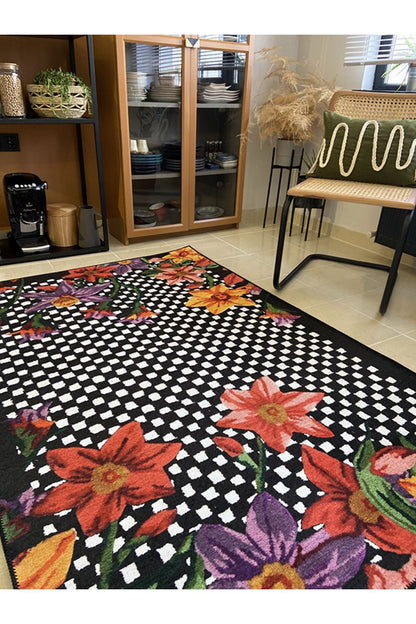 çok renkli siyah üzerine çiçek denli