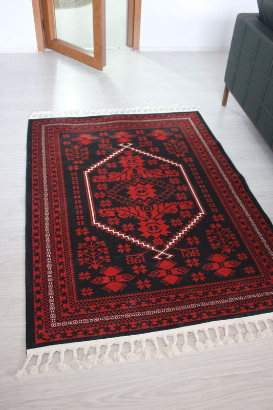 Halı Vagonu 2009 Kırmızı Siyah Bordürlü Etnik Vintage Görünüm Dokuma Taban Halı