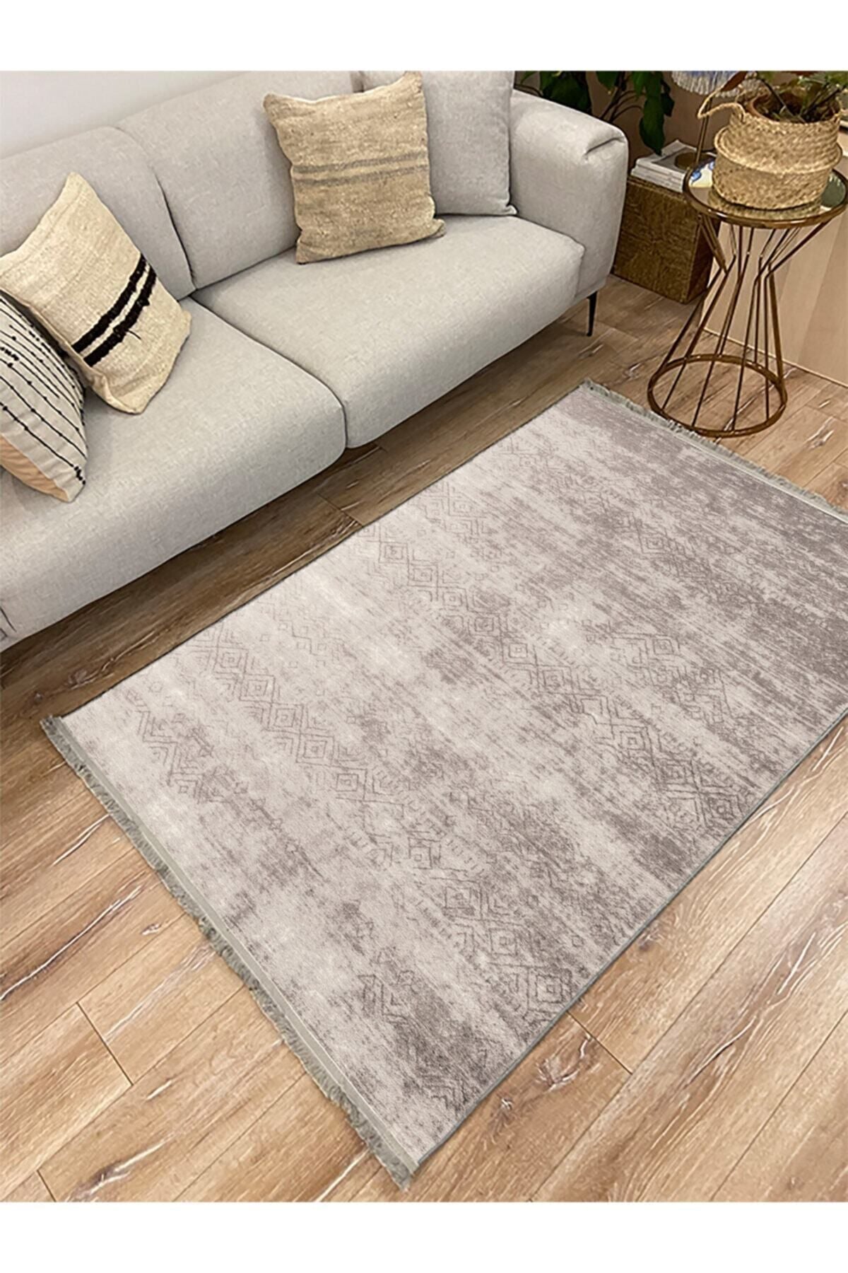 Halı Vagonu 2029 Krem Tonuda Klasik Modern Desenli Kaymaz Taban Dekoratif Halı