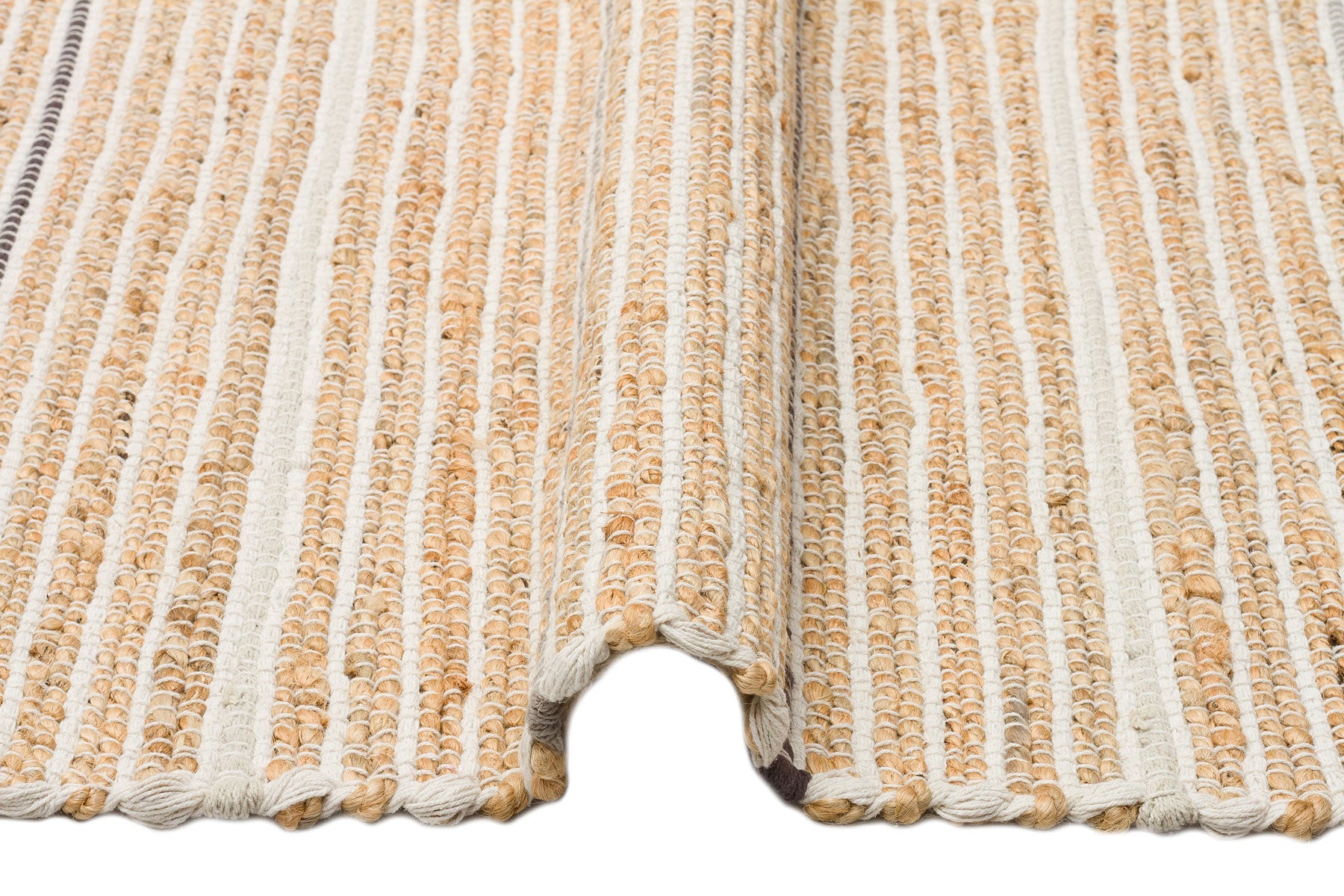 Juno Jüt Ech 05 Doğal Gri Flatweave El Dokuma Naturel Jüt Hasır Halı - Çift taraflı kullanımı ve saçaklı kenar yapısıyla modern bir dekorasyon unsuru.