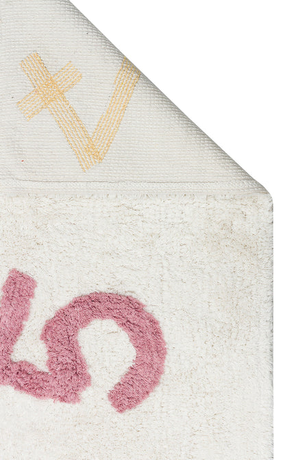 COTTON BOON XW CBN 02 MULTY doğal pamuk bebek halısı üzerinde çiçek motifleri.