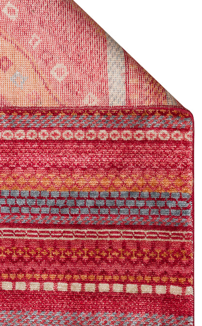ZARA ZR 18 RED MULTY Otantik Desenli El Emeği İle Özel Tezgahlarda Üretilen Modern Uşak Halısı