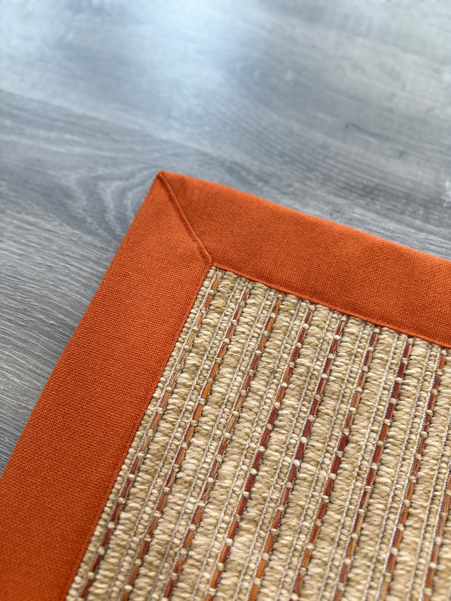 Zahara 01 Naturel Terra  - P64-01 Turuncu Kumaş Bordürlü Sisal Halı - HVZB50