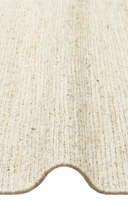 Soumak SMK Plain Ivory Örgülü Naturel Kendir Halı, organik pamuk ve kendir malzemesi ile lezzetli bir yaşam alanı oluşturur.