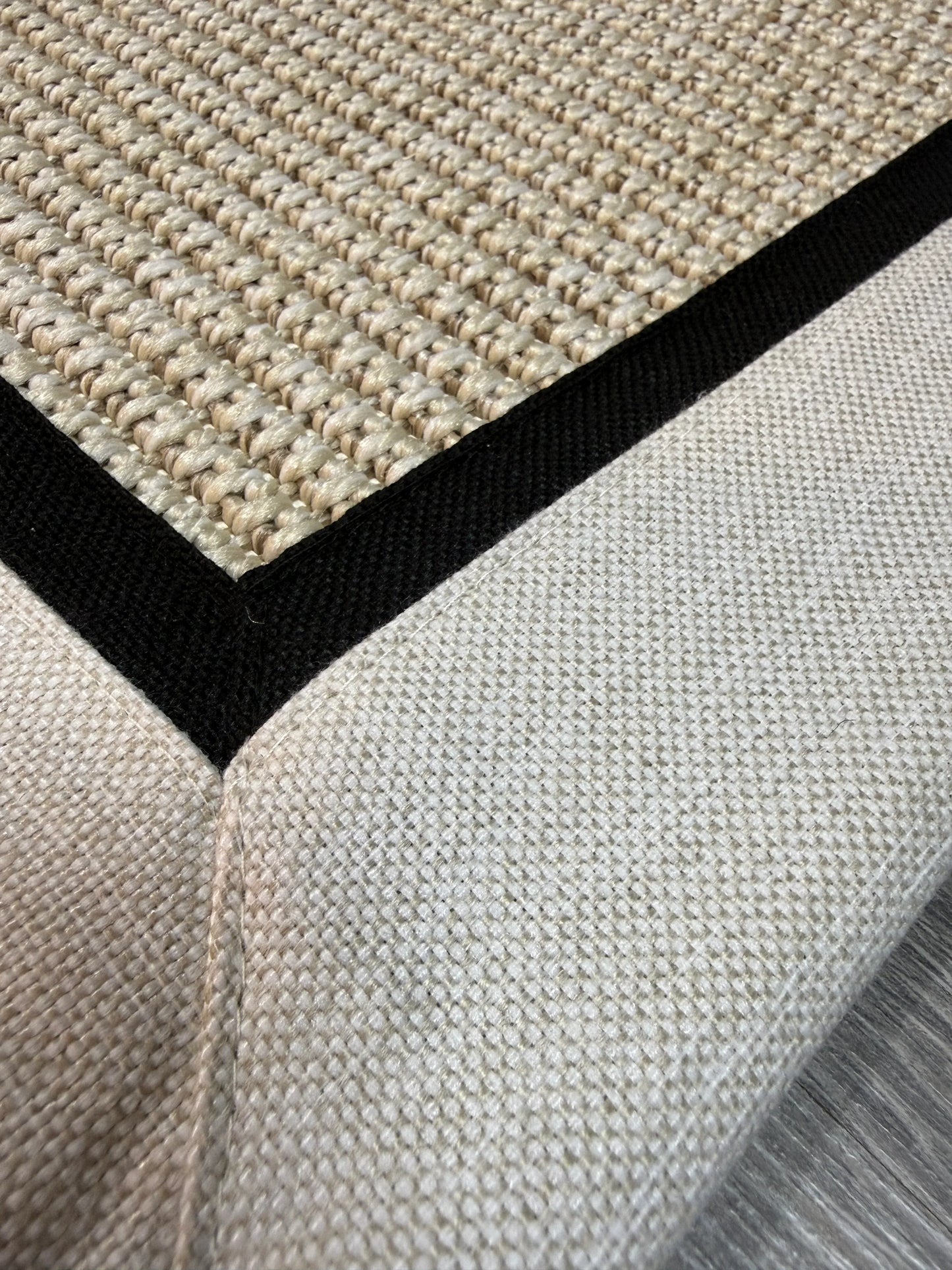 Himalaya Krem Siyah Çift Renk Kumaş Bordürlü 664 Krem Sisal Halı - El Yapımı, Dayanıklı, Modern Tasarım - HVHB26 - HALI VAGONU