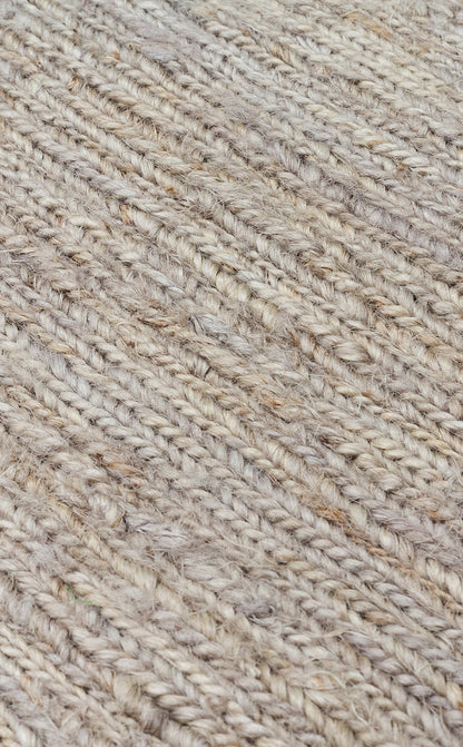 Soumak SMK Plain Grey Örgülü Naturel Kendir Halı zemin dekorasyonu.