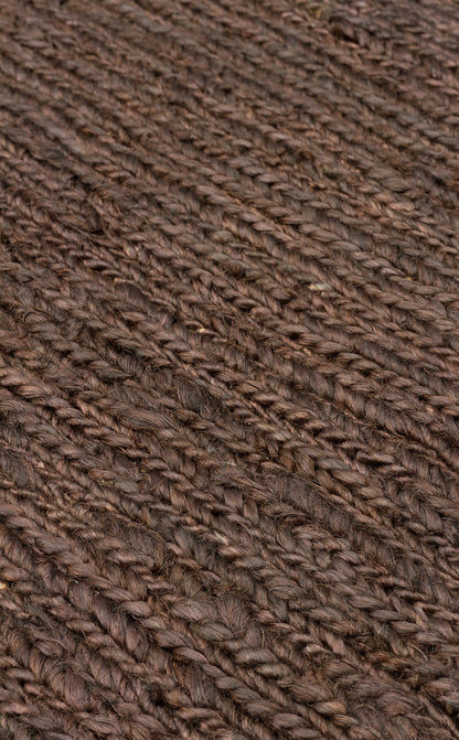 Soumak SMK Plain Brown Örgülü Naturel Kendir Halı, doğal renk tonlarıyla dikkat çekiyor.