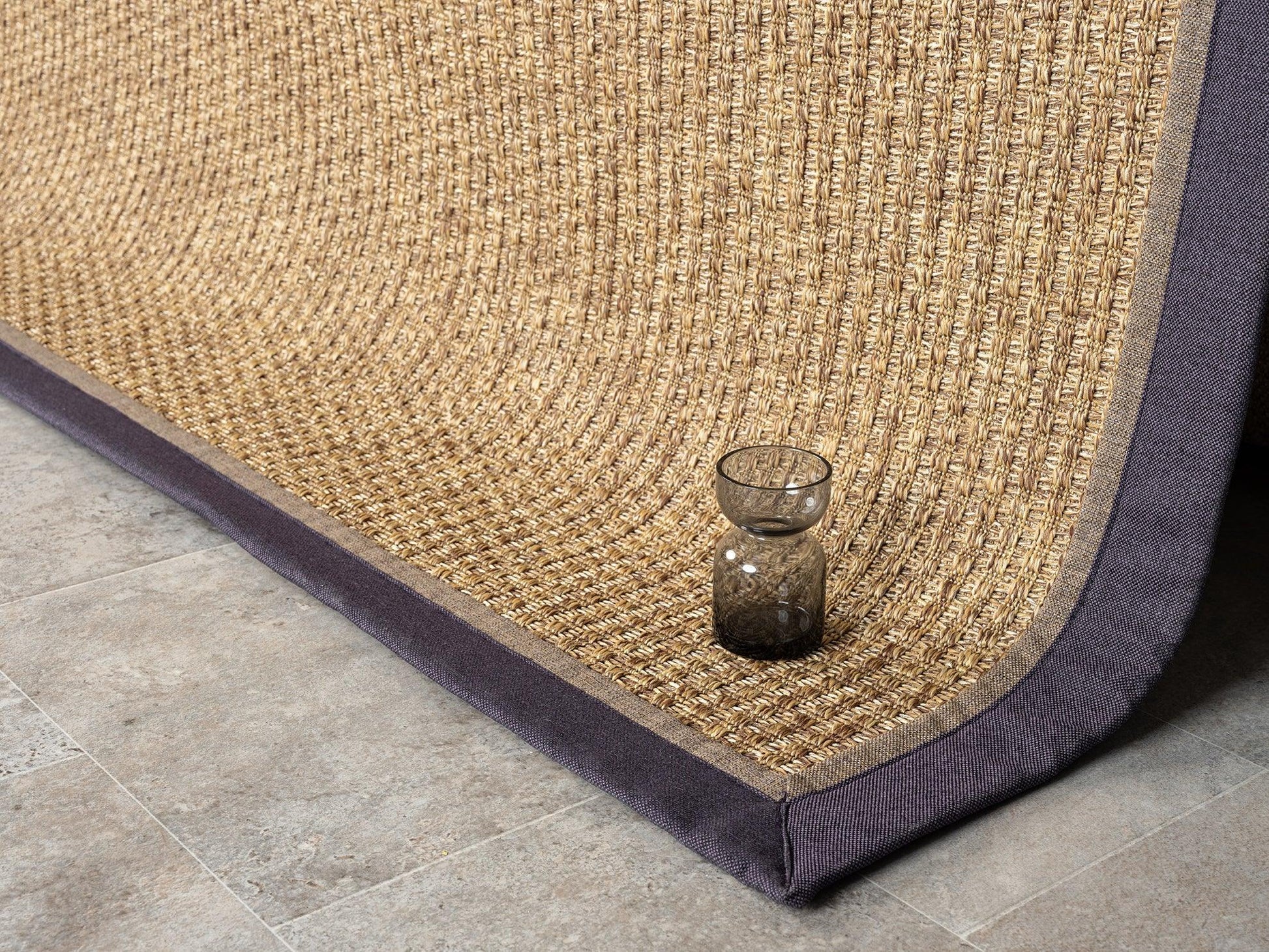 Mor Kahve Çift Renk Kumaş Bordürlü Sisal Halı - El Yapımı, Dayanıklı, Evcil Hayvan Dostu, Modern Tasarım - HVHB18 - HALI VAGONU