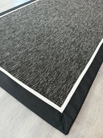 Siyah Beyaz Çift Renk Kumaş Bordürlü Siyah Antrasit Sisal Halı - El Yapımı, Dayanıklı, Modern Tasarım - HVHB20 - HALI VAGONU