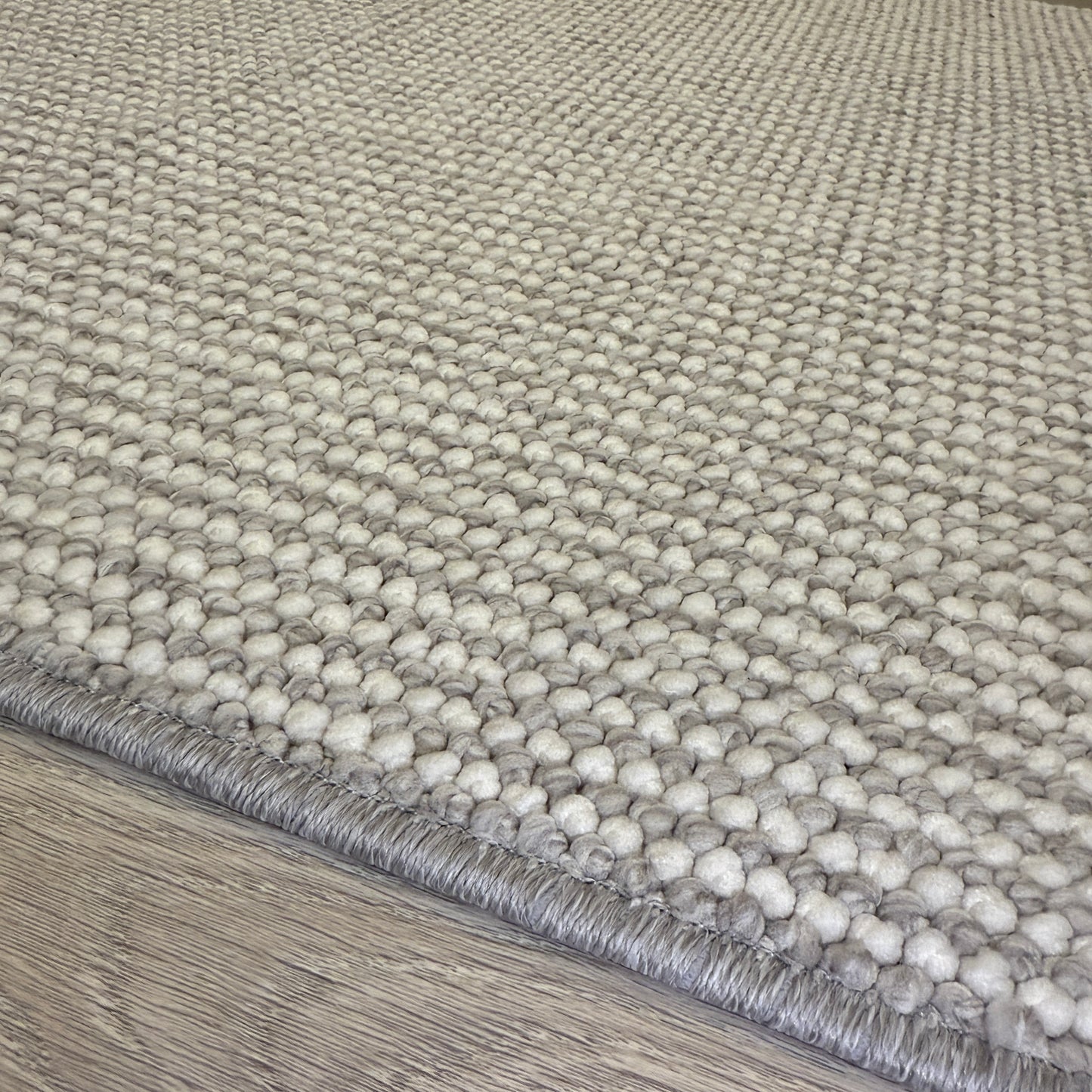 Beyaz Bukle Halı olan Halı Vagonu Bukle Serisi Gri Makine Halısı'nın pratik kullanım alanları