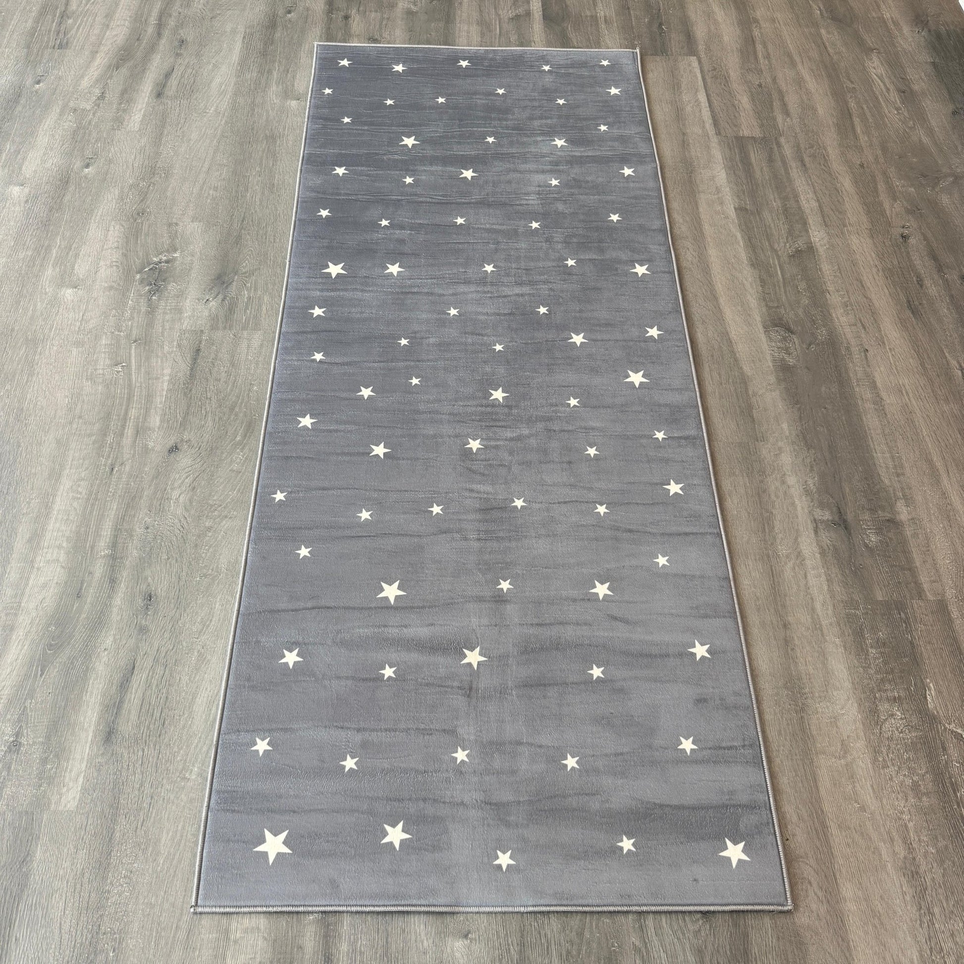 80x200 - 11mm Deri Taban Beyaz Yıldızlı Gri Çocuk Halısı - HALI VAGONU