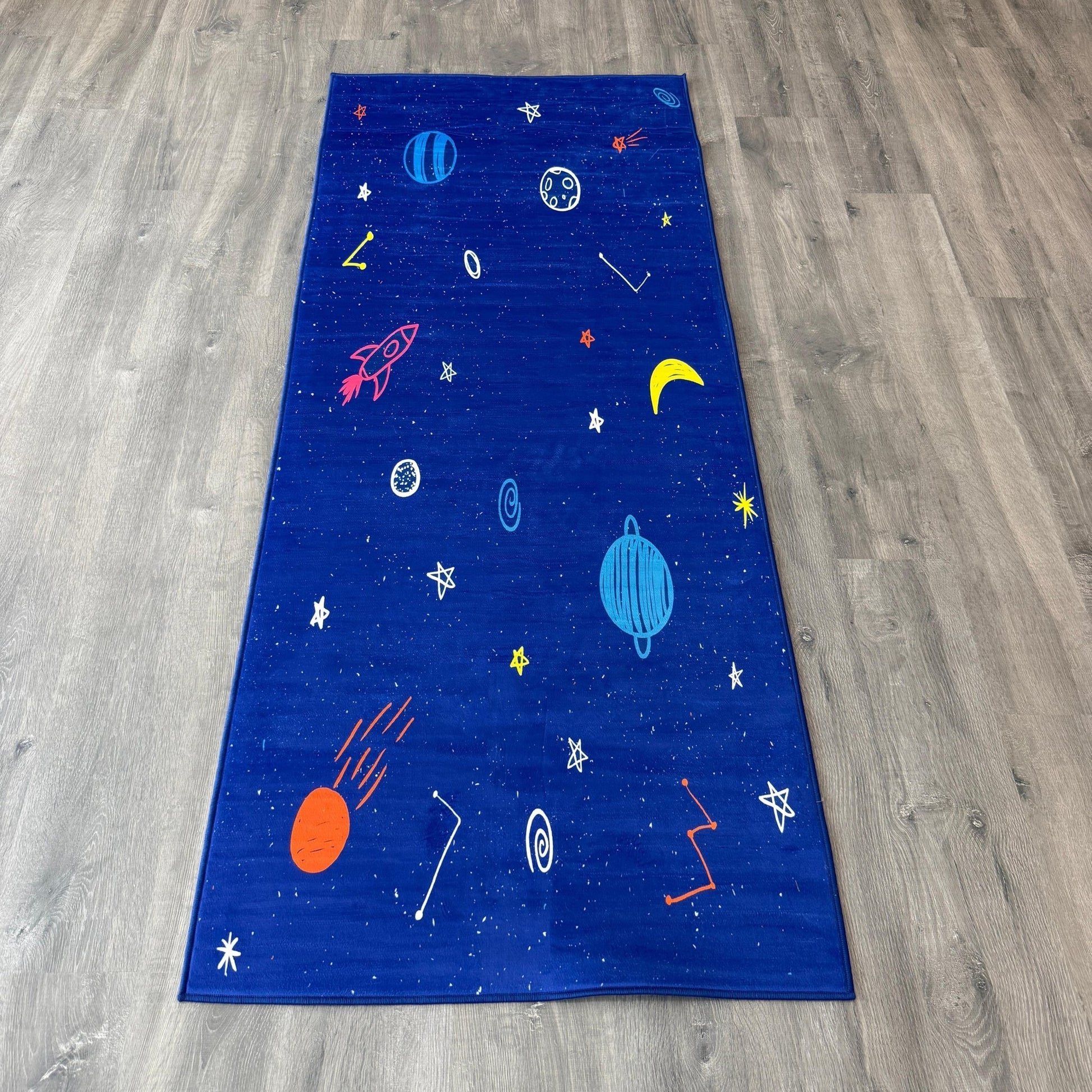 80x200 - 11mm Deri Taban Uzay Desenli Çocuk Halısı - HALI VAGONU
