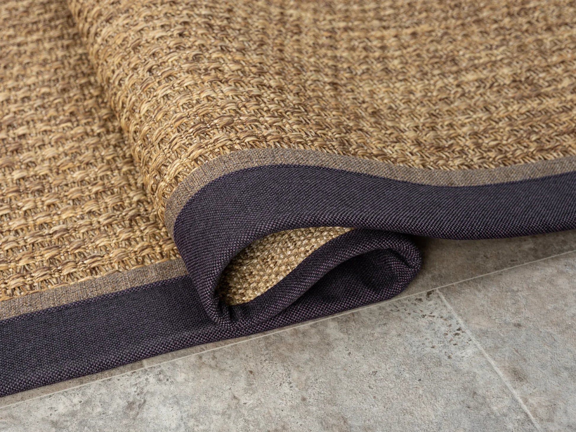 Mor Kahve Çift Renk Kumaş Bordürlü Sisal Halı - El Yapımı, Dayanıklı, Evcil Hayvan Dostu, Modern Tasarım - HVHB18 - HALI VAGONU