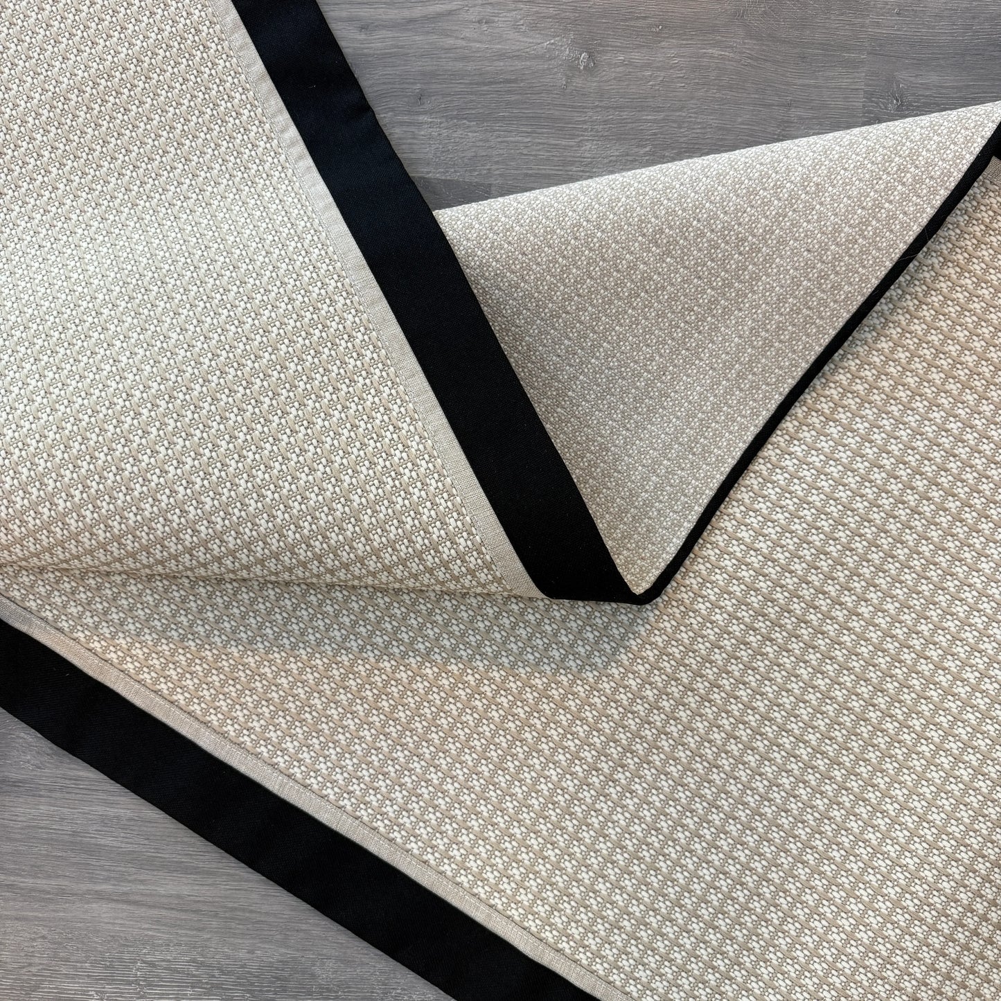 Siyah Krem Çift Kumaş Çerçeveli Krem Sisal Halı - El Yapımı, Dayanıklı, Modern Tasarım -HVSB08