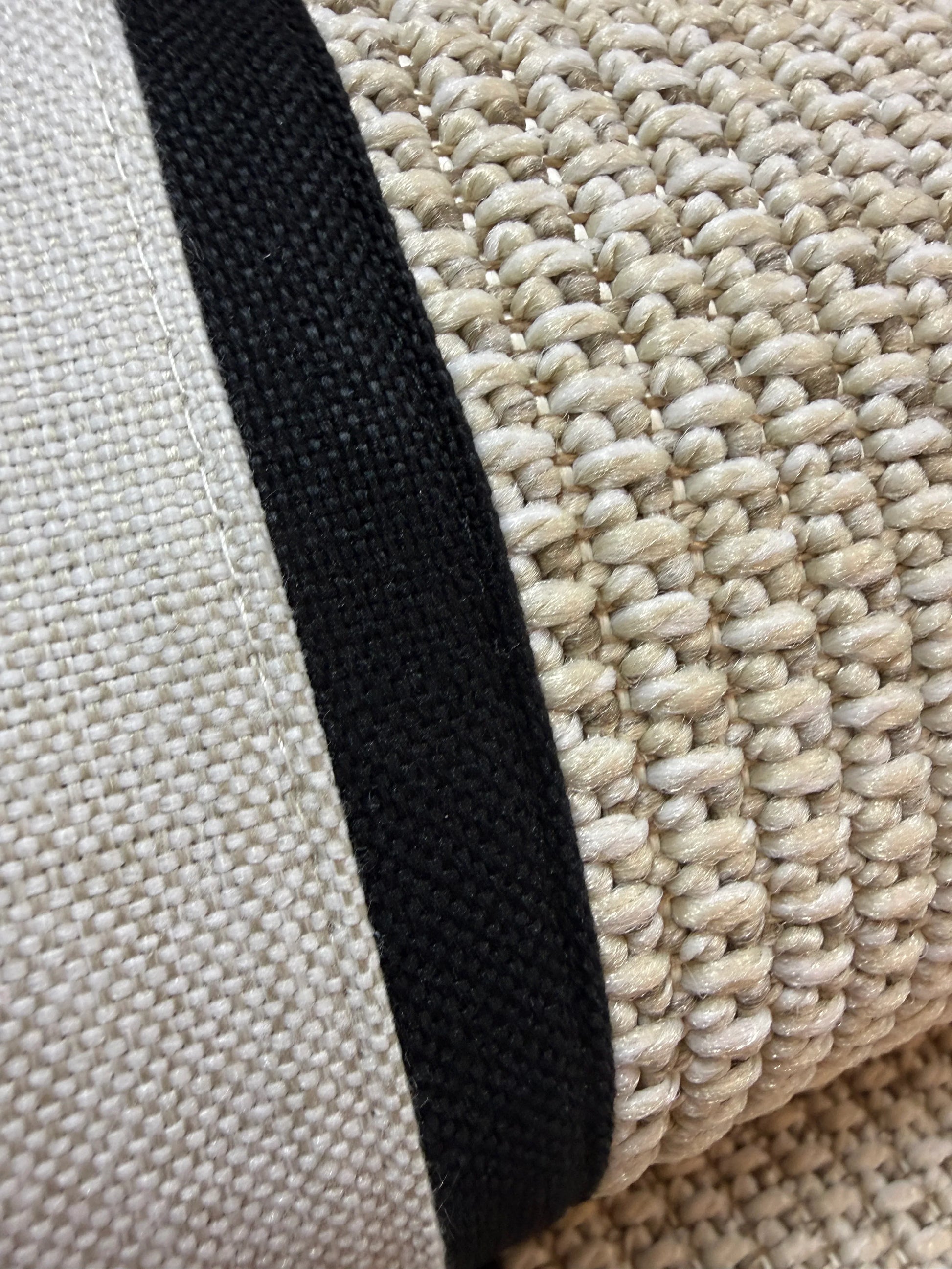Himalaya Krem Siyah Çift Renk Kumaş Bordürlü 664 Krem Sisal Halı - El Yapımı, Dayanıklı, Modern Tasarım - HVHB26 - HALI VAGONU