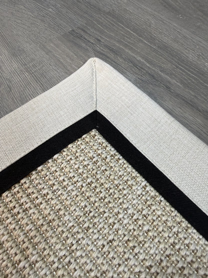 Himalaya Krem Siyah Çift Renk Kumaş Bordürlü 664 Krem Sisal Halı - El Yapımı, Dayanıklı, Modern Tasarım - HVHB26 - HALI VAGONU