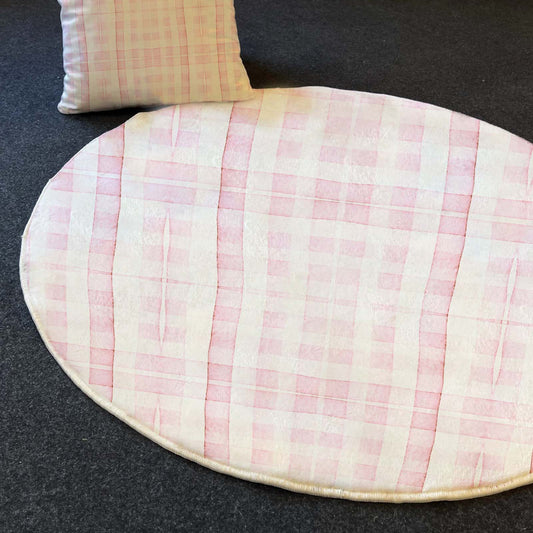 Halı Vagonu HV105 Pembe Ekose Desenli Çocuk Halısı – Yumuşak, Kaymaz Taban & Yıkanabilir