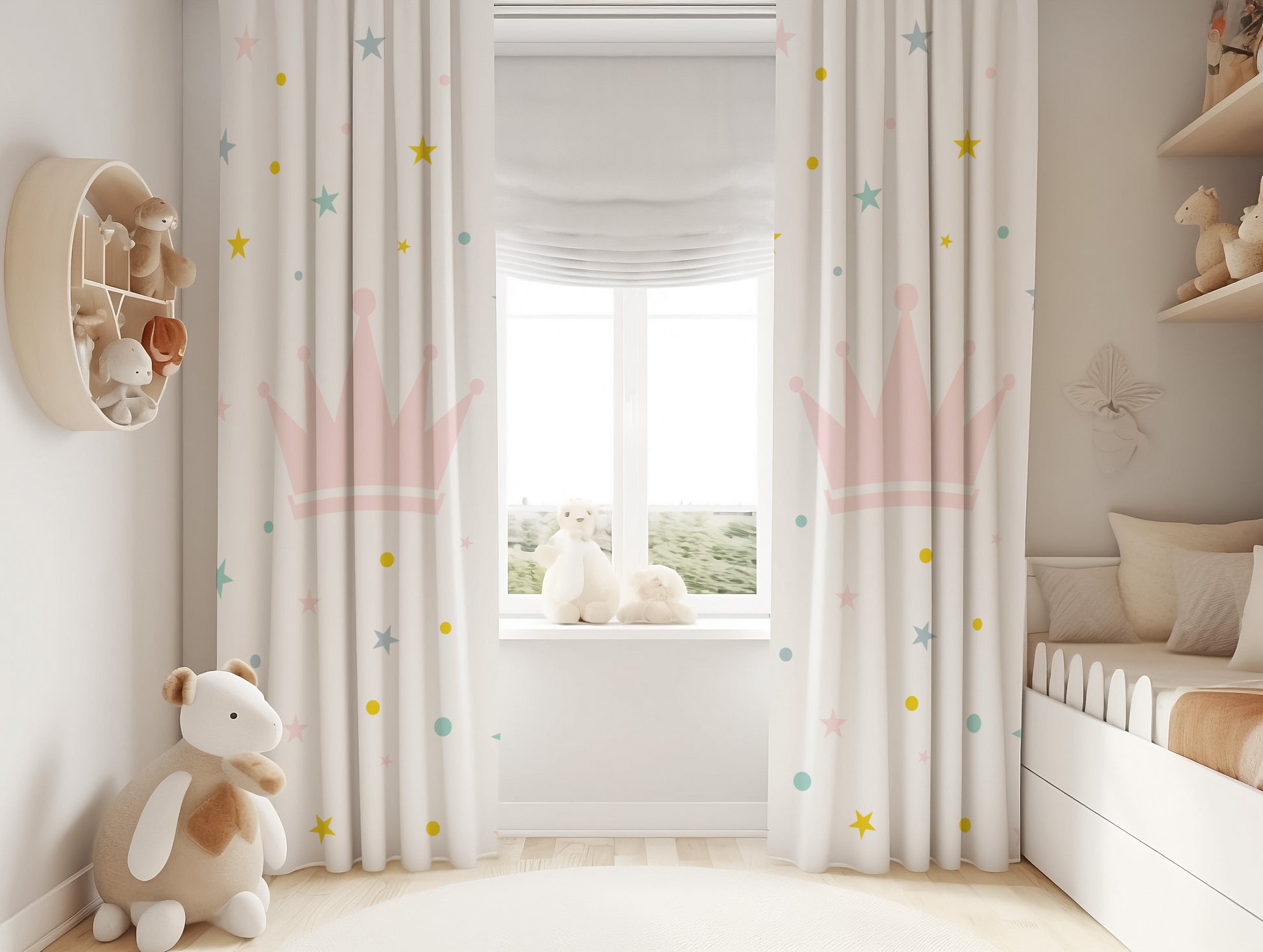 Halı Vagonu HV315 Renkl Taçlı Desen Çocuk Odası Kadife Kumaş Fon Perde ile çocuk odanızda şık ve renkli bir atmosfer yaratın. Bu fon perde, çocuk odası dekorasyonunuz için ideal bir seçenek.