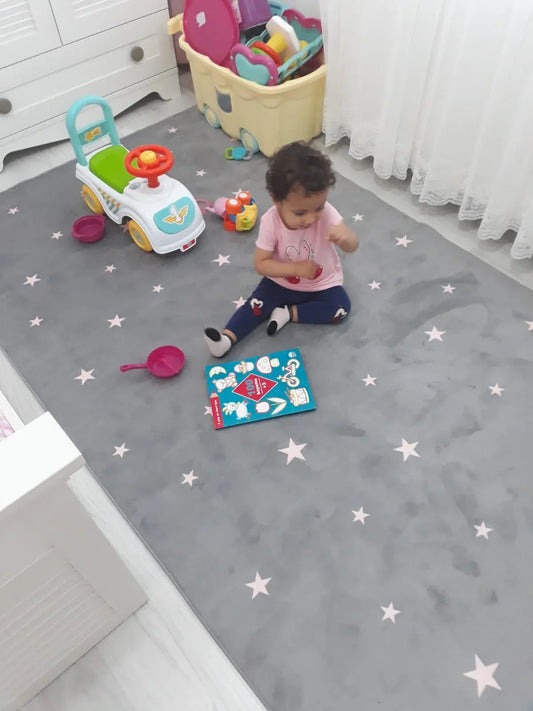 HV337 Pembe Yıldızlı Gri Çocuk Odası Halısı- Yumuşak, Kolay Temizlenebilir, 3 Kalite Seçeneği - HALI VAGONU