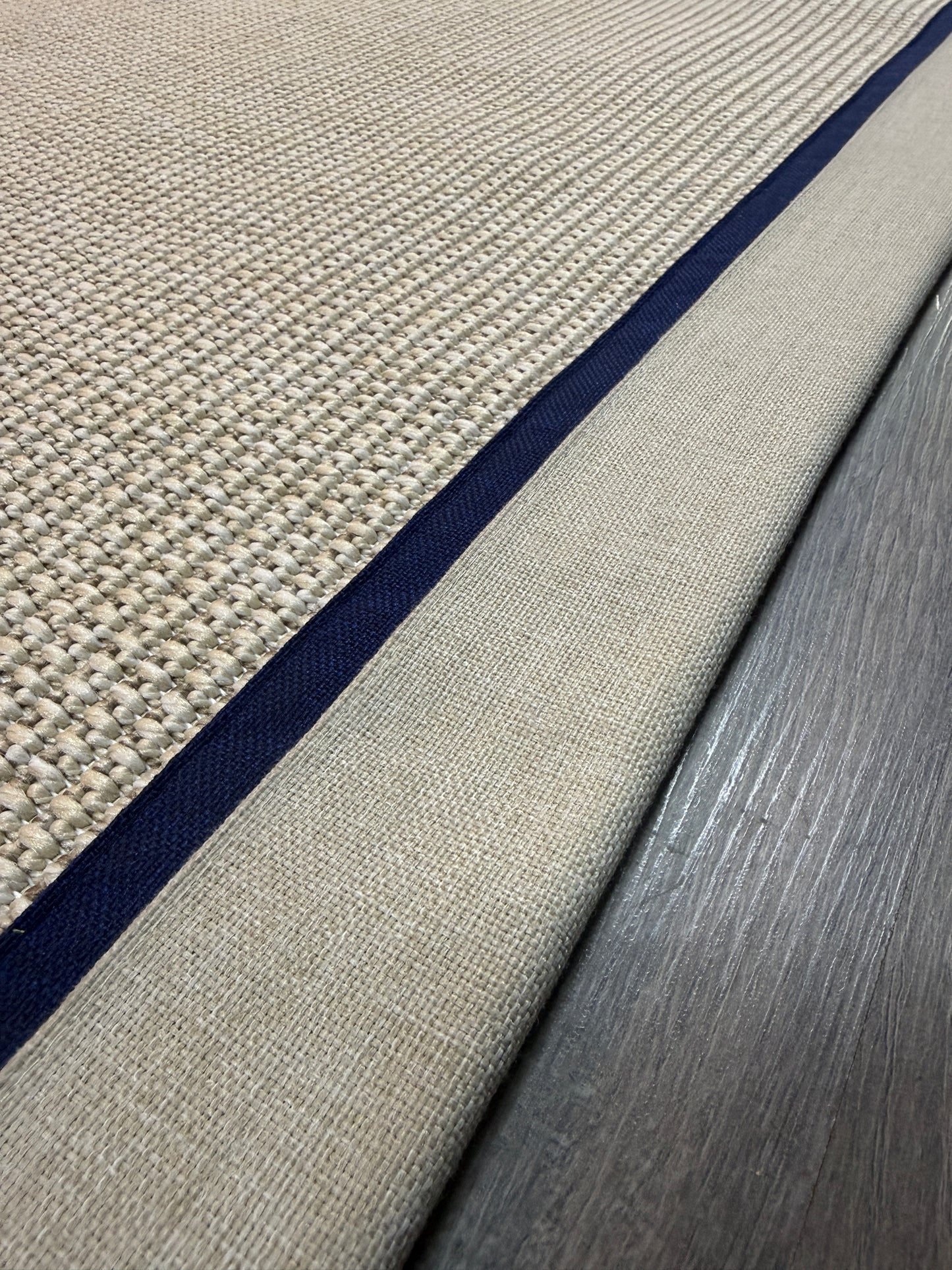 Himalaya Lacivert Bej Çift Renk Kumaş Bordürlü 664 Krem Sisal Halı - El Yapımı, Dayanıklı, Modern Tasarım - HVHB25