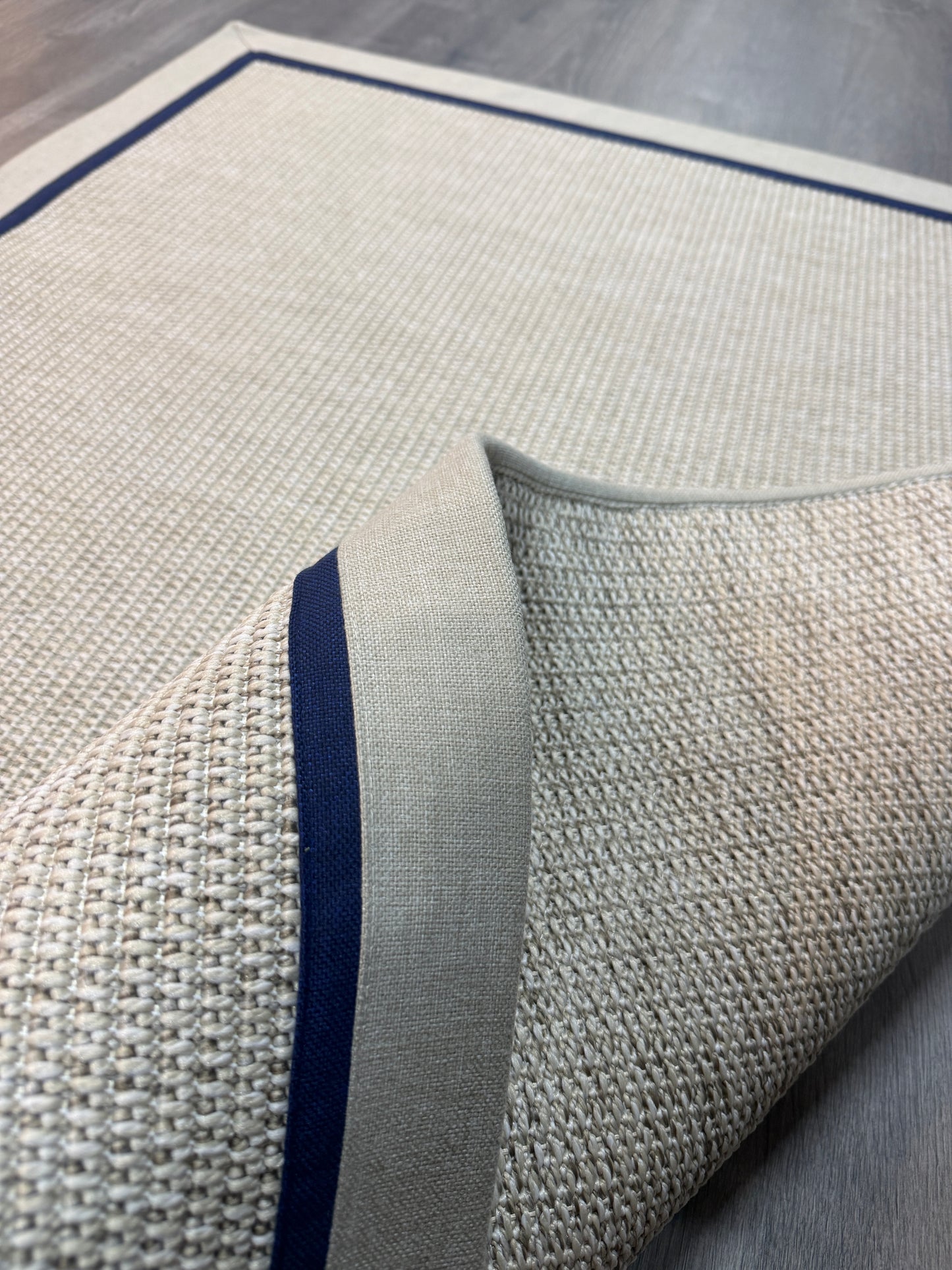 Himalaya Lacivert Bej Çift Renk Kumaş Bordürlü 664 Krem Sisal Halı - El Yapımı, Dayanıklı, Modern Tasarım - HVHB25