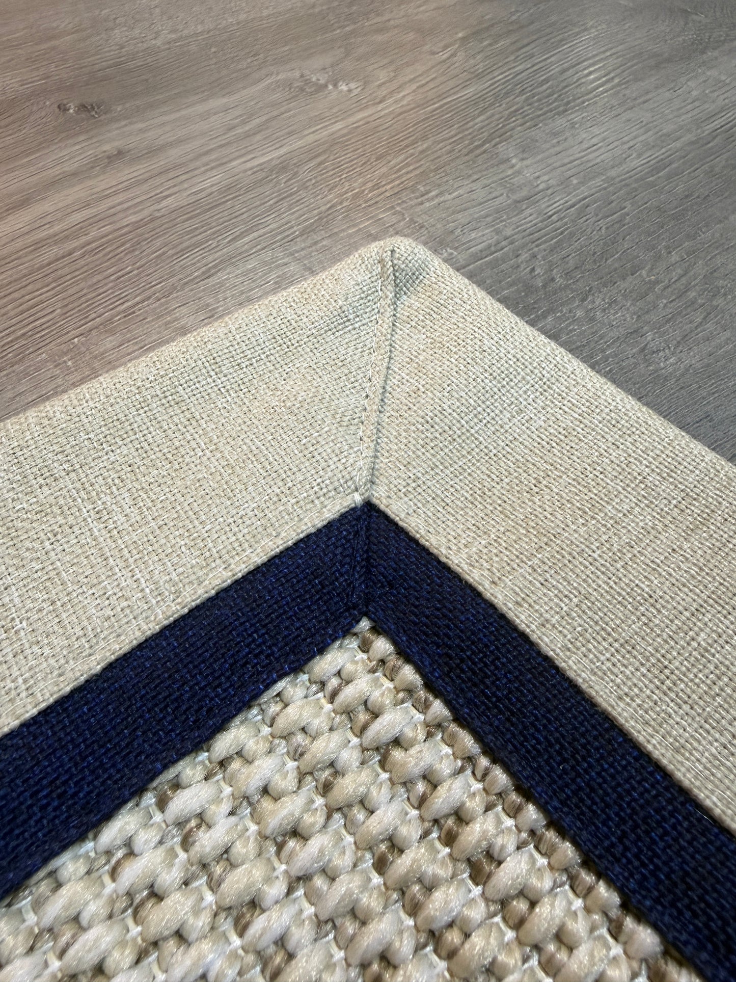 Himalaya Lacivert Bej Çift Renk Kumaş Bordürlü 664 Krem Sisal Halı - El Yapımı, Dayanıklı, Modern Tasarım - HVHB25