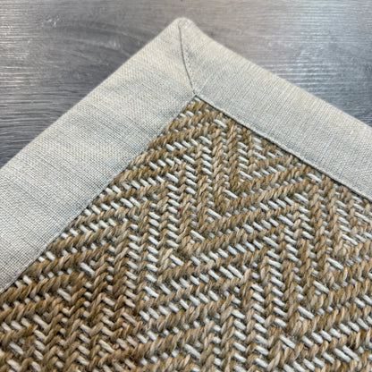 Krem Kumaş Bordürlü Beyaz Detaylı Bej Balık Sırtı Sisal Halı - El Yapımı, Dayanıklı, Modern Tasarım - ZHR 02 Natural White - Krem Bordür - HALI VAGONU