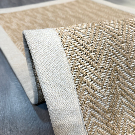 Krem Kumaş Bordürlü Beyaz Detaylı Bej Balık Sırtı Sisal Halı - El Yapımı, Dayanıklı, Modern Tasarım - ZHR 02 Natural White - Krem Bordür