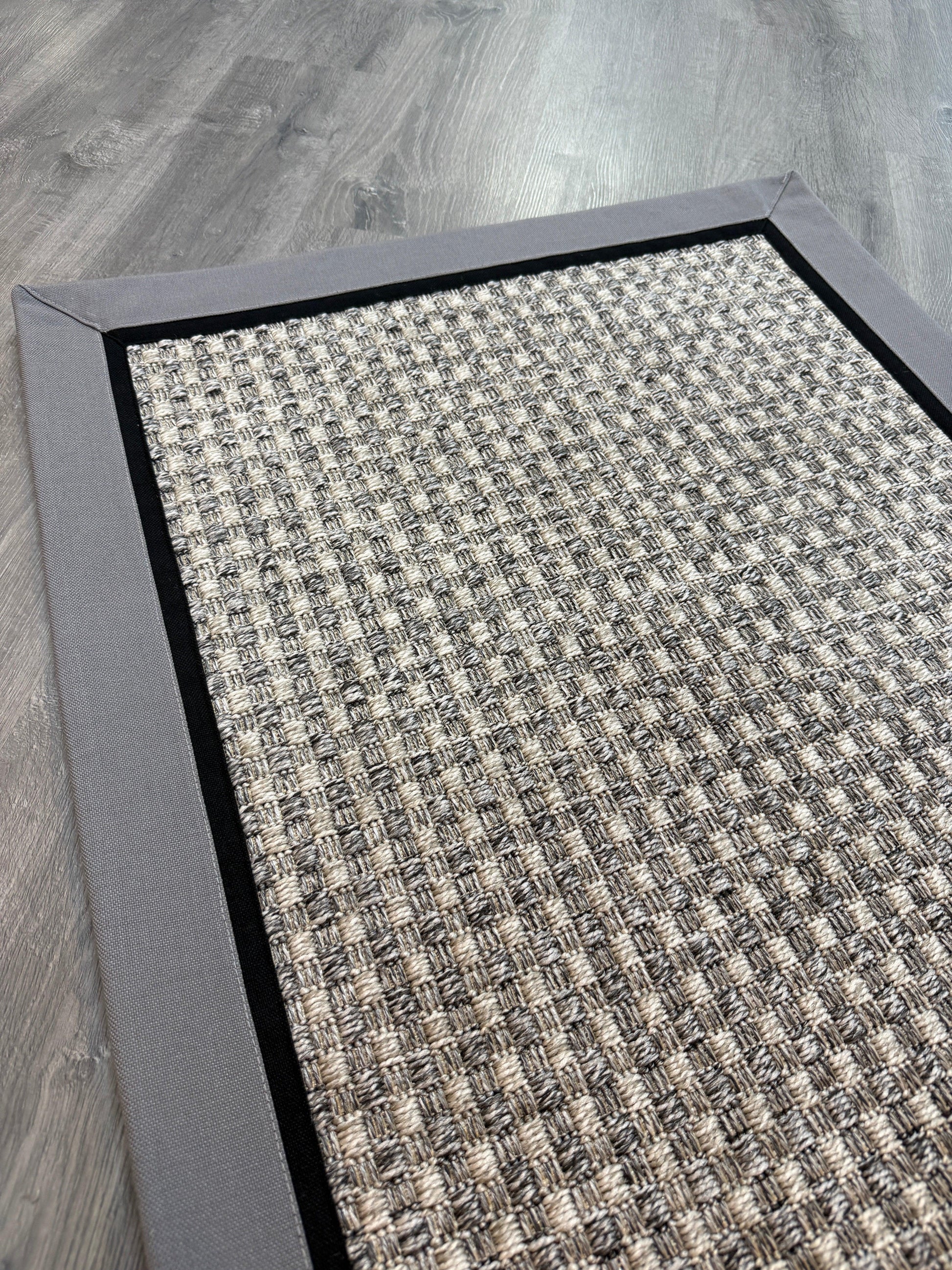 Himalaya 667 Gri Siyah Çift Renk Kumaş Bordürlü Sisal Halı - El Yapımı, Dayanıklı, Modern Tasarım - HVHB31 - HALI VAGONU