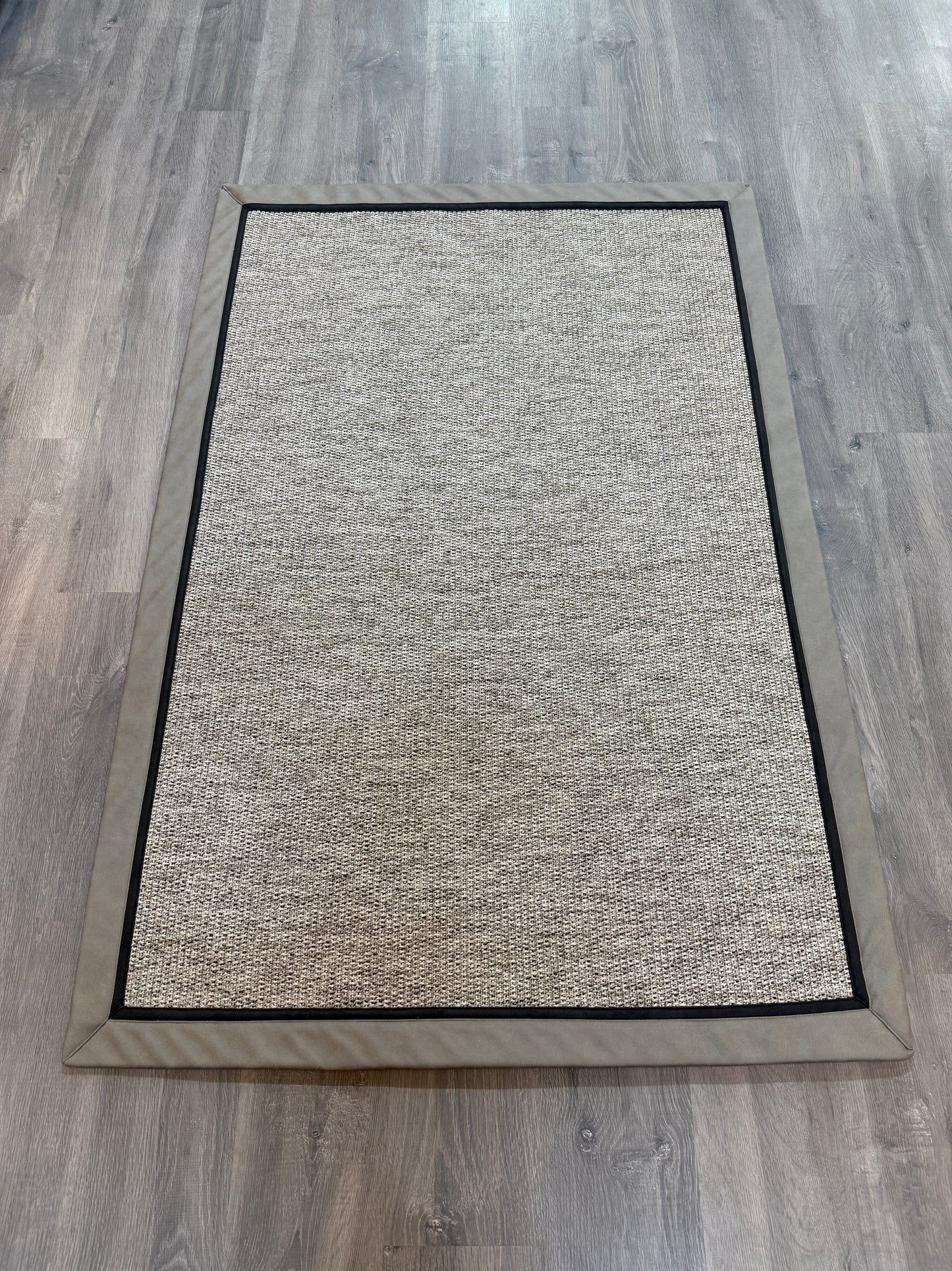 Himalaya 664 Gri Zemin - Vizon Antrasit Çift Renk Deri Bordürlü Sisal Halı - HVHB35