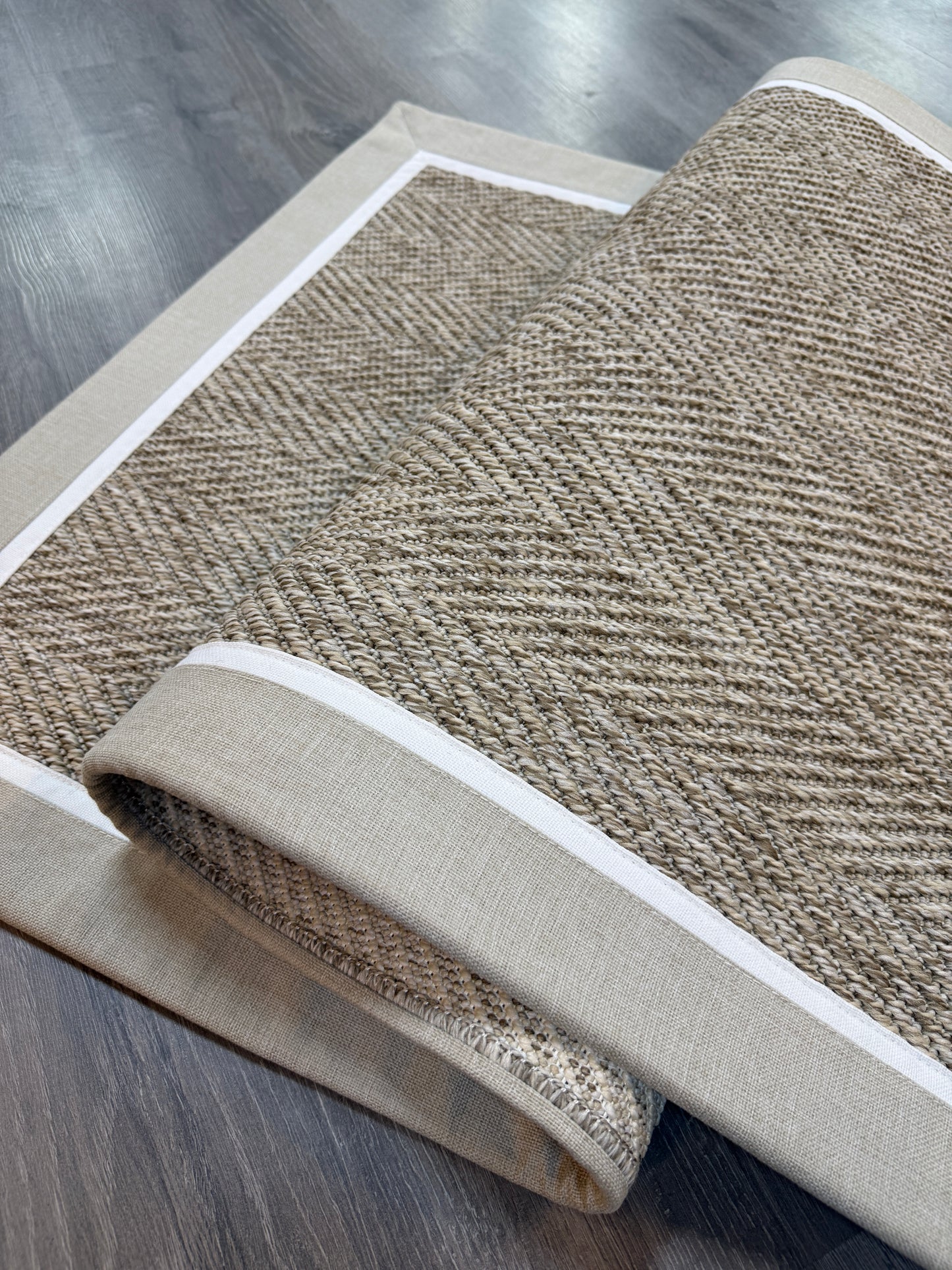 Himalaya 660 Çakıl Zemin - Bej Beyaz Çift Renk Kumaş Bordürlü Sisal Halı - HVHB36