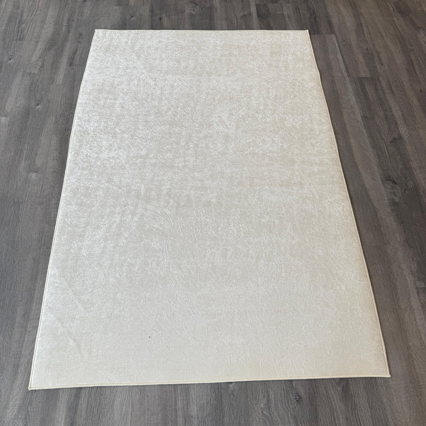 120x175 - 5mm Parlak Kadife Dokulu - Dokuma Taban Düz Krem Beyaz Halı