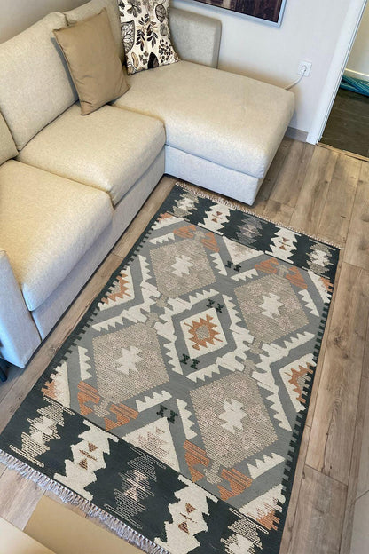 Cotton Kilim 16 Gri Zeminli Çizgili Desenli Dekoratif Yıkanabilen Dokuma Taban Kilim - HALI VAGONU