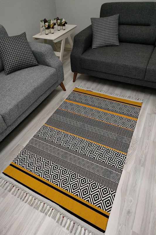 Cotton Kilim 3004 Sarı Siyah Geometrik Desenli Dekoratif Dokuma Taban Kilim - HALI VAGONU