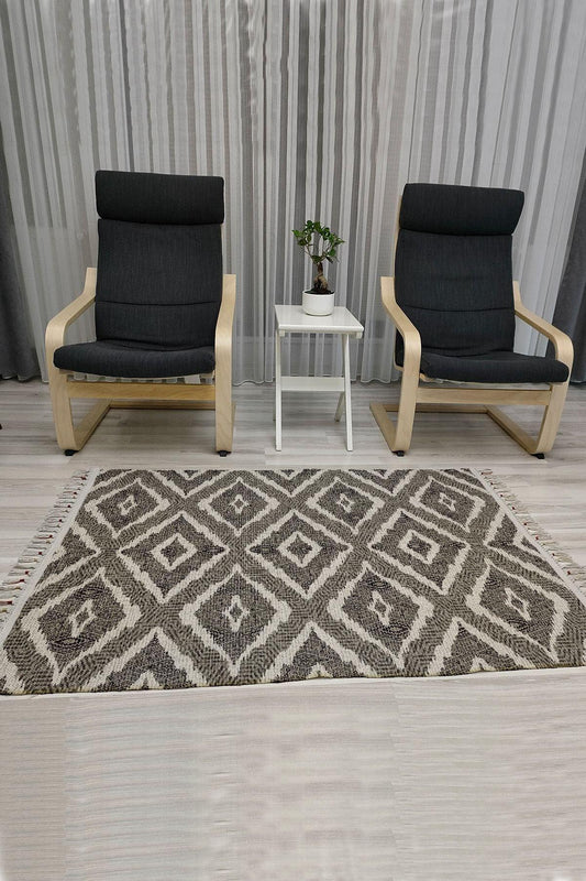 Cotton Serisi Gri Tonlarında Otantik Üçgen Desenli Dekoratif Dokuma Taban Kilim - HALI VAGONU