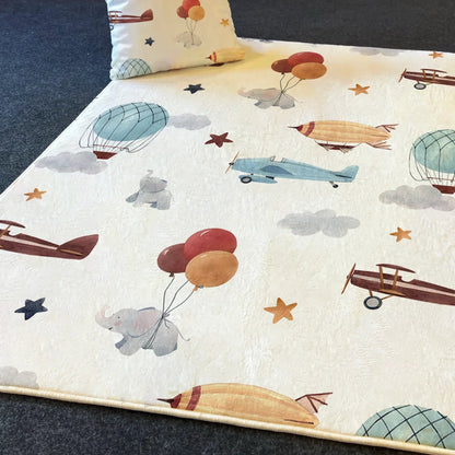 HV282 Uçaklar ve Balonlar Çocuk Halısı - Yumuşak, Kolay Temizlenebilir, 3 Kalite Seçeneği - HALI VAGONU