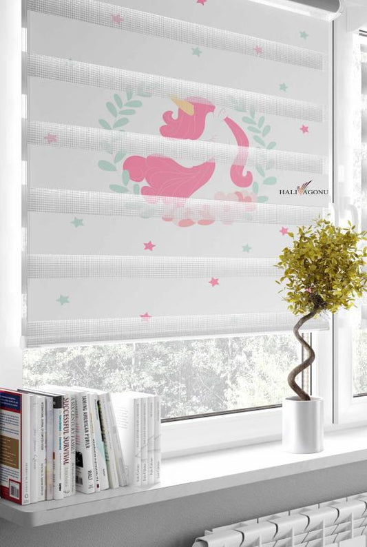HV308B Unicorn Beyaz Zebra Perde - Modern ve şık tasarım, gündüz ve gece kullanımına uygun, ev dekorasyonunu tamamlayan kaliteli polyester kumaşlardan yapılmış.
