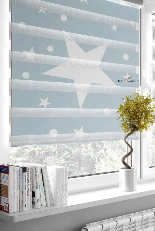 HV314M Beyaz Yıldızlı Mavi Zebra Perde, modern ev dekorasyonu için şık bir seçenek.