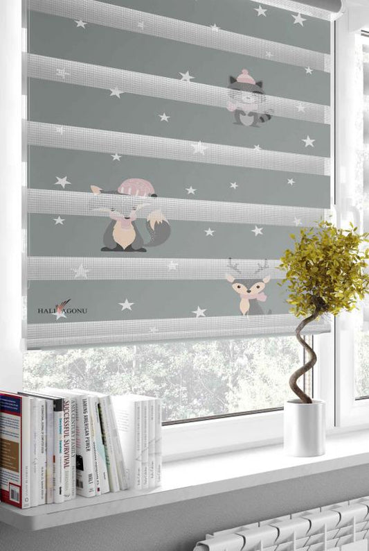 HV320 Sevimli Hayvanlar Gri Zebra Perde görseli; estetik ve fonksiyonellik sunan modern perde modeli.