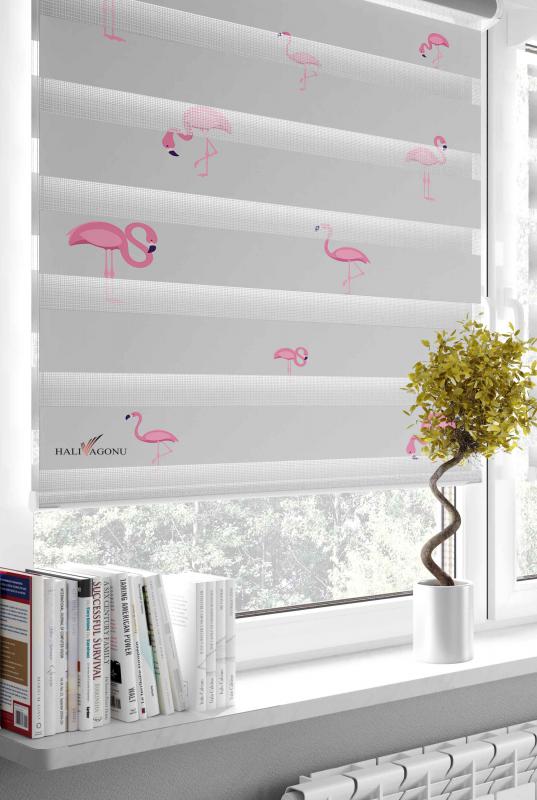 HV322 Flamingolu Zebra Perde, zarif tasarımıyla ev dekorasyonunuza renk katacak modern bir perde modeli.