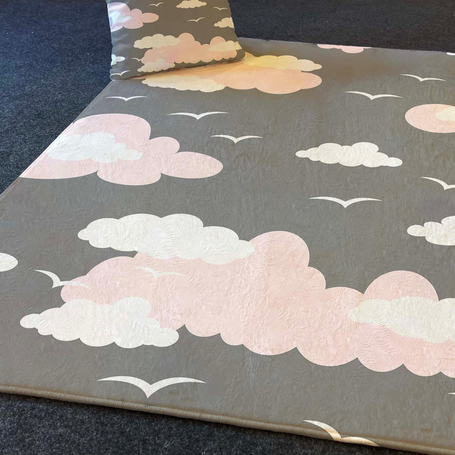 HV326P Bulutlu Pembe Çocuk Odası Halısı - Yumuşak, Kolay Temizlenebilir, 3 Kalite Seçeneği - HALI VAGONU
