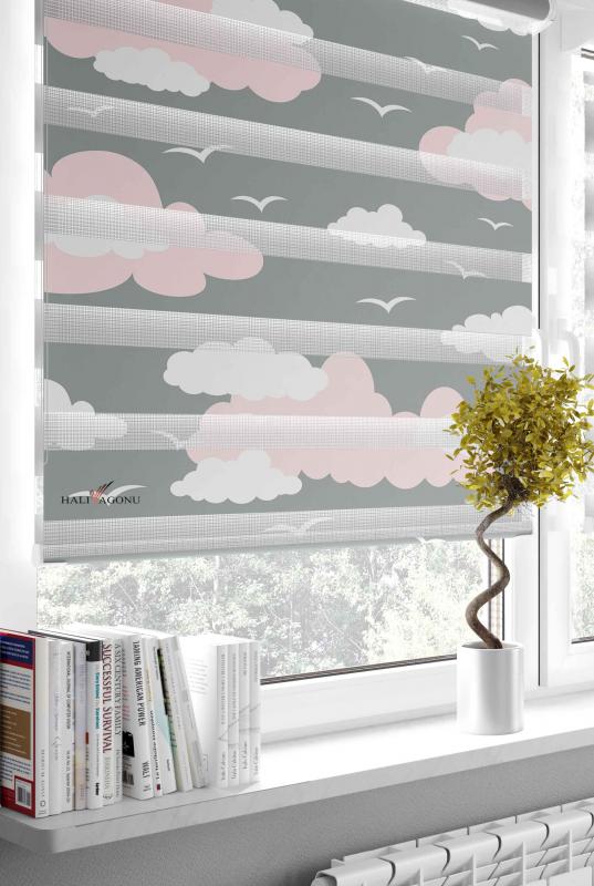 HV326P Bulutlu Pembe Zebra Perde, modern dekorasyon için ideal bir seçim. Bu perde, mekanizma dahil net ölçülerle tasarlanmıştır ve rahat kullanım sunar.