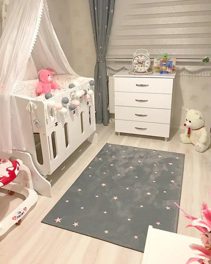 HV337 Pembe Yıldızlı Gri Çocuk Odası Halısı - Yumuşak, Kolay Temizlenebilir, 3 Kalite Seçeneği - HALI VAGONU