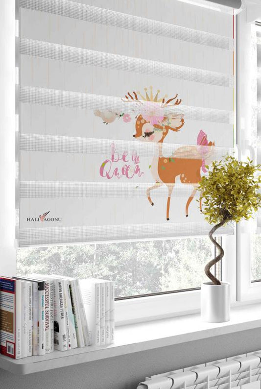 HV347 Sevimli Ceylan Zebra Perde, modern tasarımıyla ev dekorasyonuna şıklık katıyor.