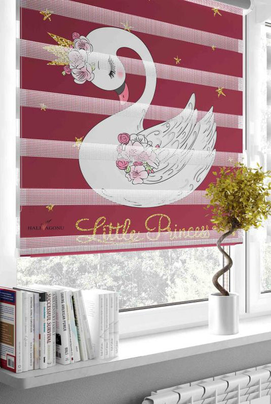 HV360 Kuğulu Zebra Perde, modern tasarımıyla şık bir ev dekorasyonu ürünü olarak göze çarpıyor. Göz alıcı desenleri ile mekanınıza zarafet katıyor.