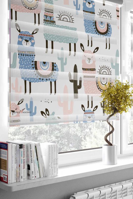 HV362 Lamalı Kaktüslü Zebra Perde, modern tasarımı ve şık desenleriyle ev dekorunuza zarif bir dokunuş katacak. Zebra perde özellikleriyle gün ışığını hafifçe kontrol eder.