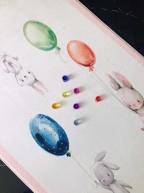 HV364 Balonlu Tavşanlı Pembe Çocuk Odası Halısı - Yumuşak, Kolay Temizlenebilir, 3 Kalite Seçeneği - HALI VAGONU