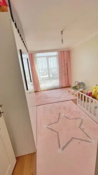 HV372 Gri Yıldız Yağmuru Pembe Çocuk Halısı - Yumuşak, Kolay Temizlenebilir, 3 Kalite Seçeneği - HALI VAGONU