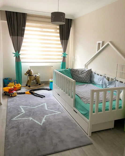 HV375 Mint Yıldızlı Gri Çocuk Odası Halısı - Yumuşak, Kolay Temizlenebilir, 3 Kalite Seçeneği - HALI VAGONU